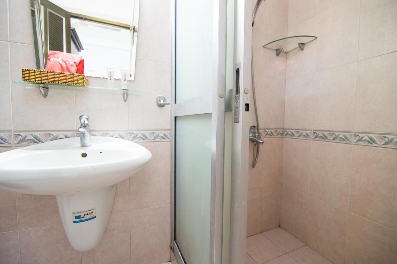 Hotel Reddoorz Near Pico Plaza Cong Hoa Thành Pho Ho Chí Minh Esterno foto