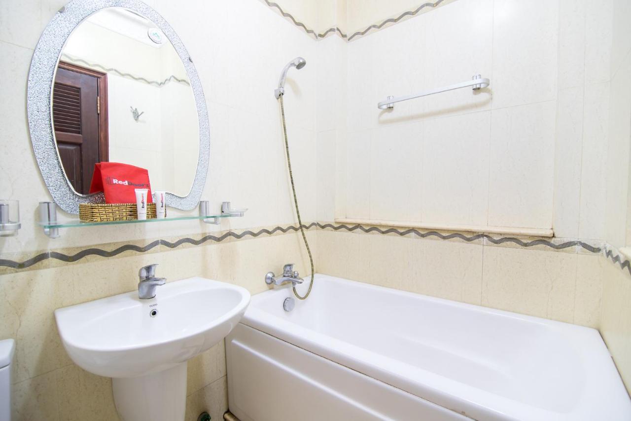 Hotel Reddoorz Near Pico Plaza Cong Hoa Thành Pho Ho Chí Minh Esterno foto