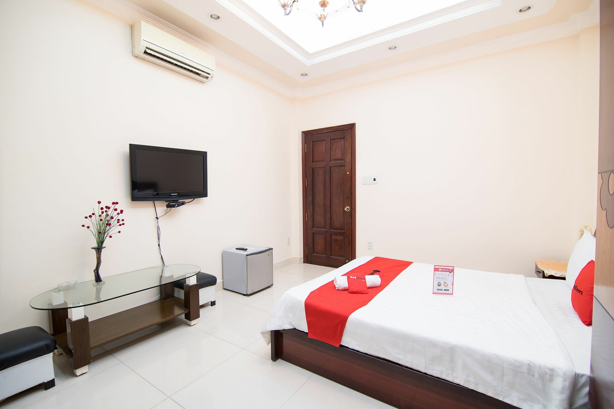 Hotel Reddoorz Near Pico Plaza Cong Hoa Thành Pho Ho Chí Minh Esterno foto