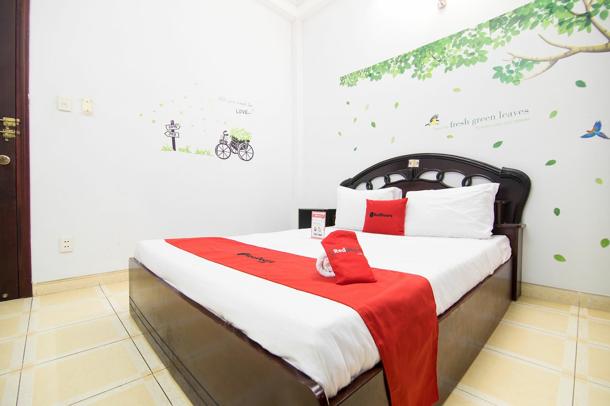 Hotel Reddoorz Near Pico Plaza Cong Hoa Thành Pho Ho Chí Minh Esterno foto