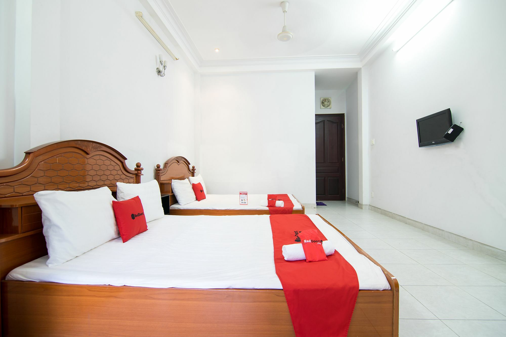 Hotel Reddoorz Near Pico Plaza Cong Hoa Thành Pho Ho Chí Minh Esterno foto