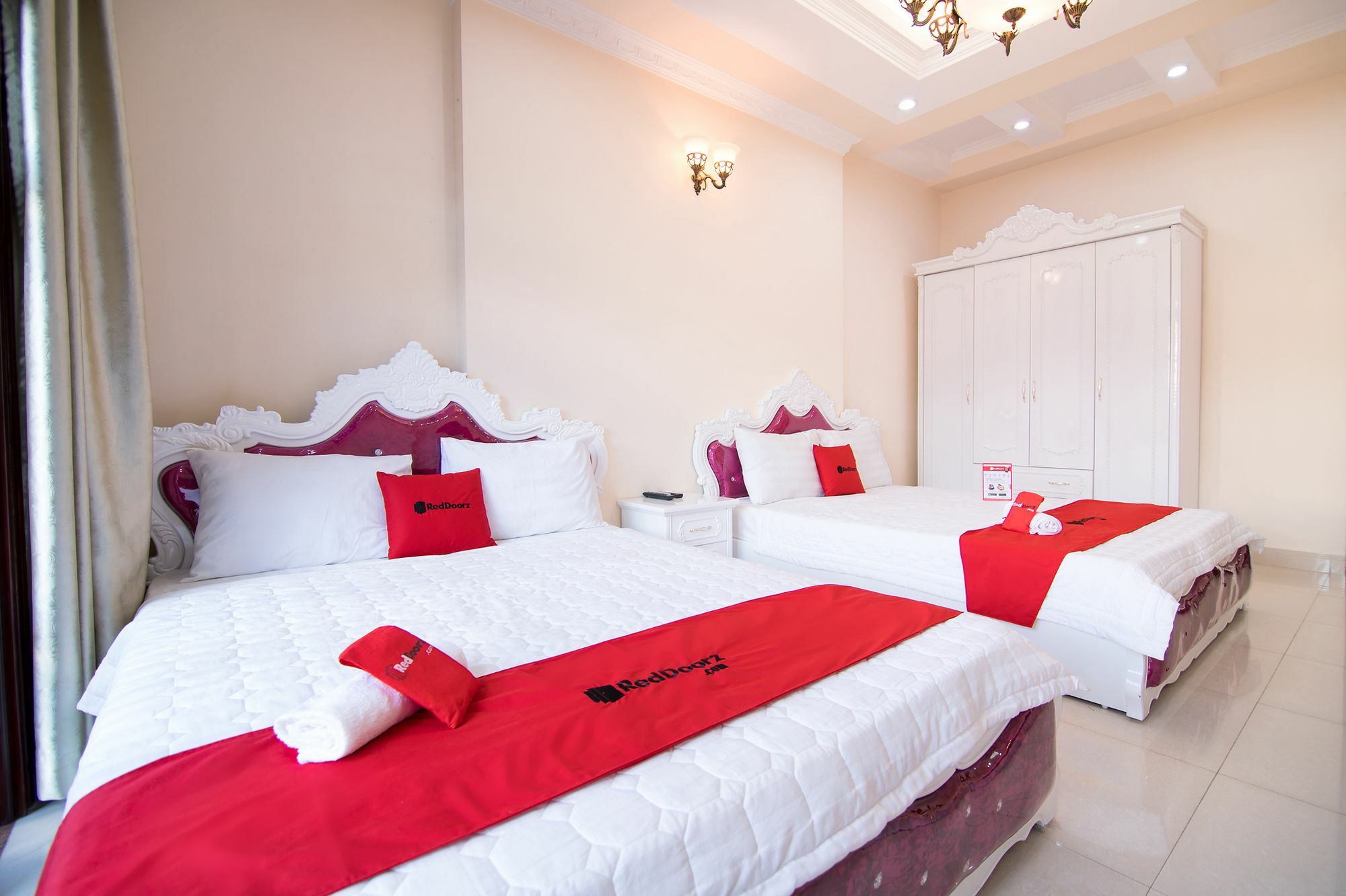Hotel Reddoorz Near Pico Plaza Cong Hoa Thành Pho Ho Chí Minh Esterno foto