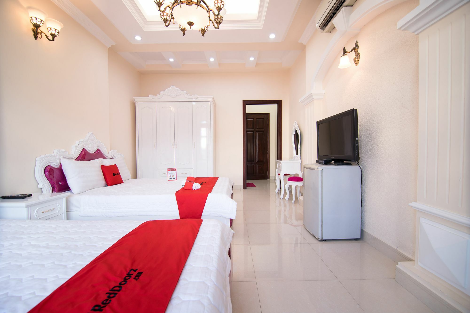 Hotel Reddoorz Near Pico Plaza Cong Hoa Thành Pho Ho Chí Minh Esterno foto