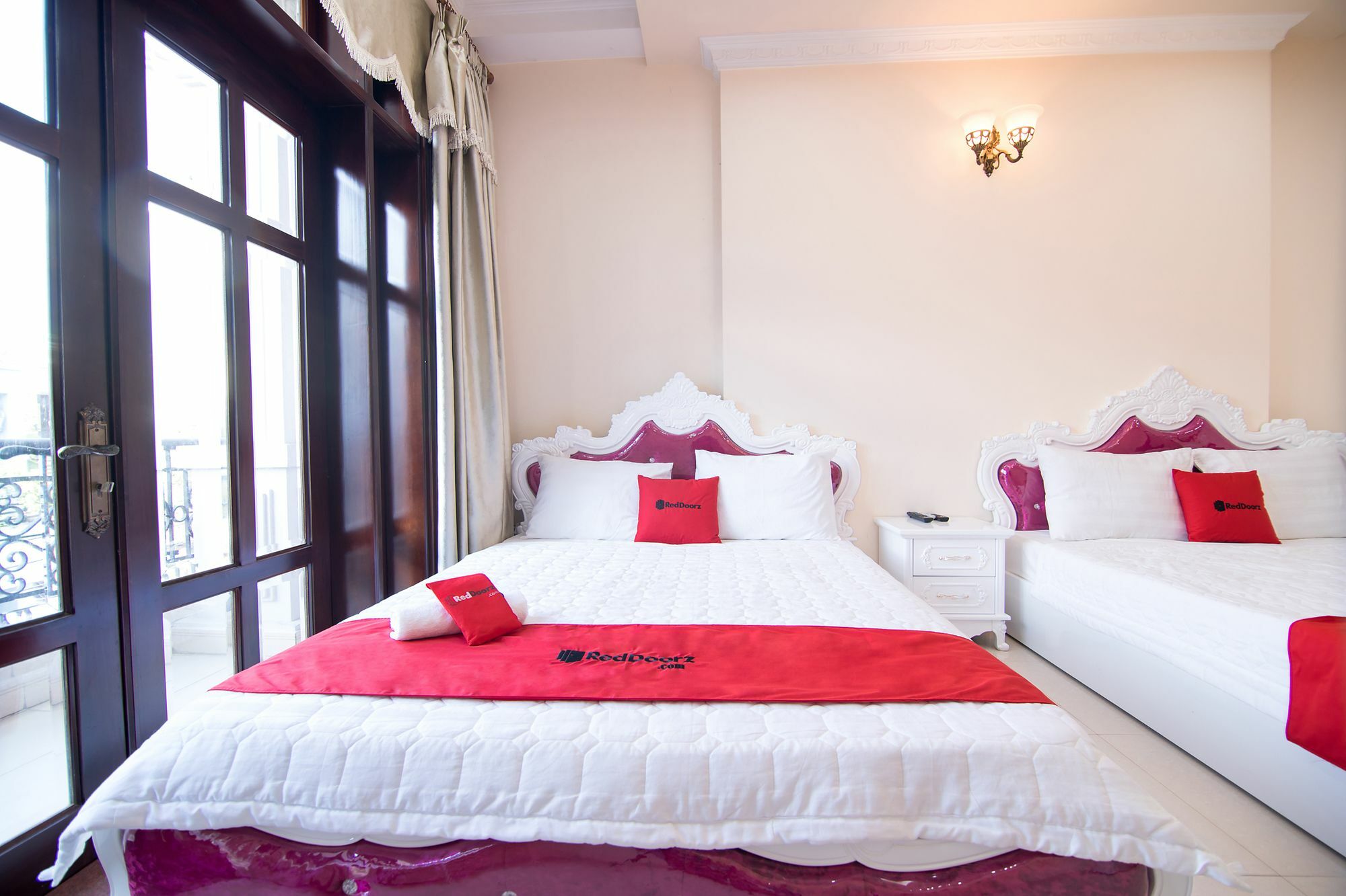 Hotel Reddoorz Near Pico Plaza Cong Hoa Thành Pho Ho Chí Minh Esterno foto