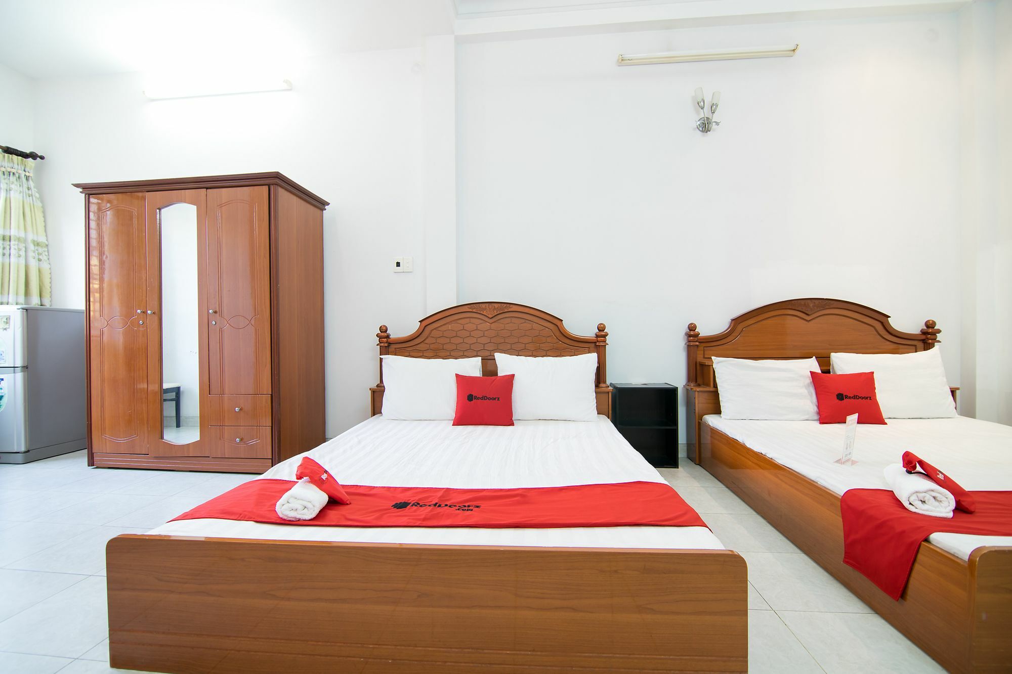 Hotel Reddoorz Near Pico Plaza Cong Hoa Thành Pho Ho Chí Minh Esterno foto