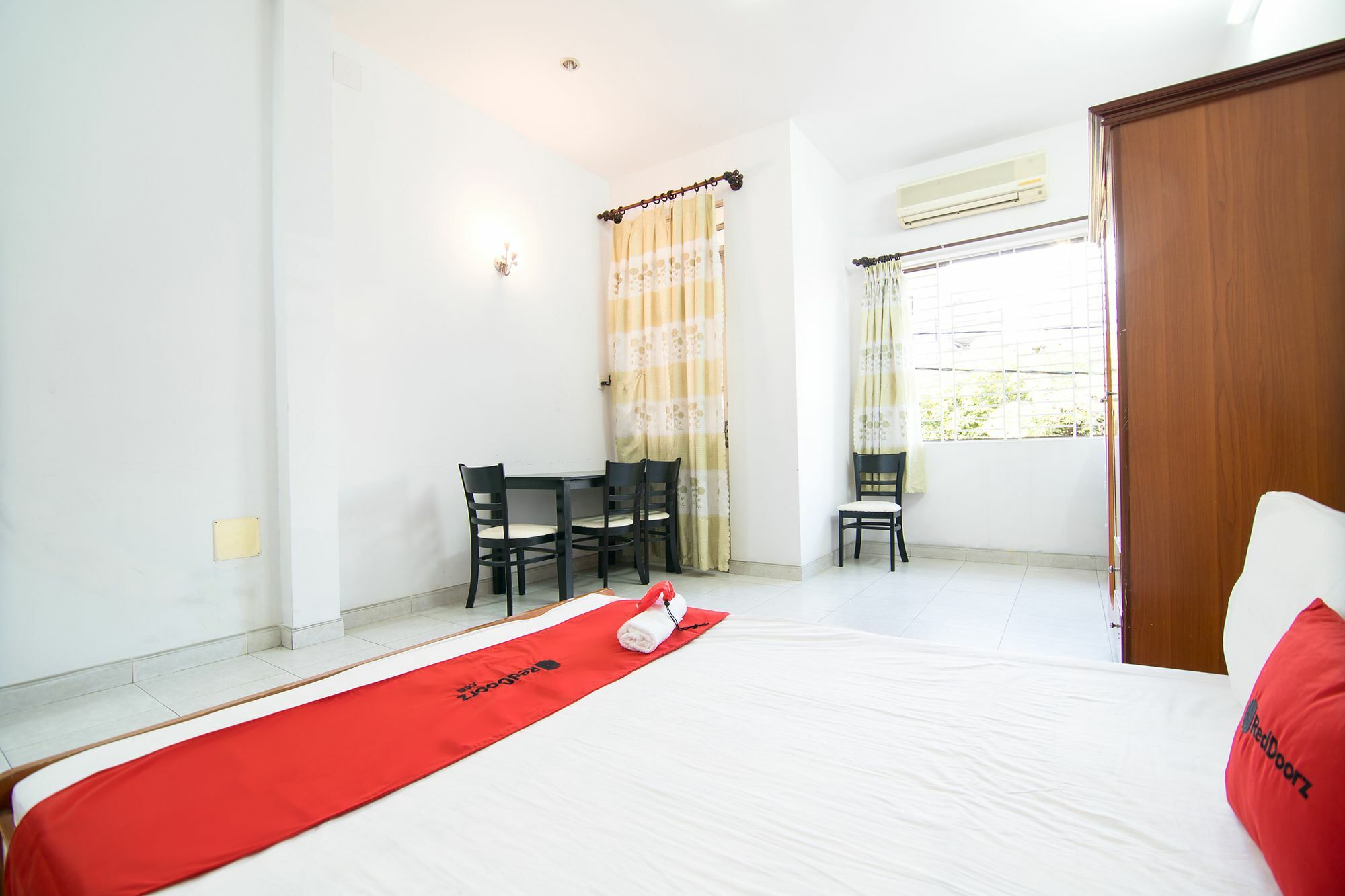 Hotel Reddoorz Near Pico Plaza Cong Hoa Thành Pho Ho Chí Minh Esterno foto