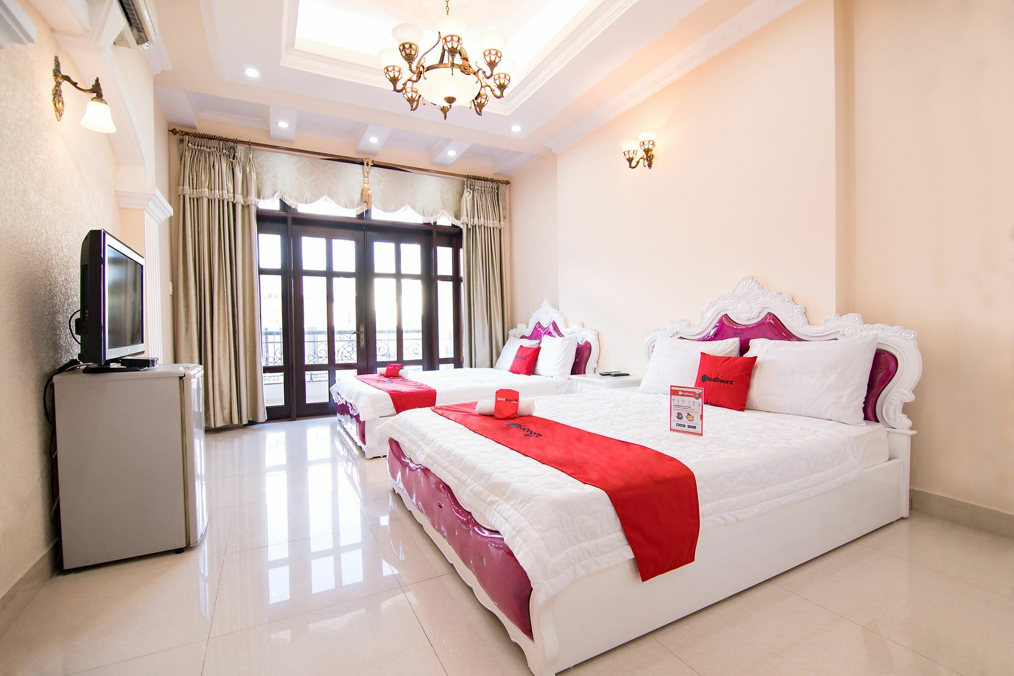 Hotel Reddoorz Near Pico Plaza Cong Hoa Thành Pho Ho Chí Minh Esterno foto