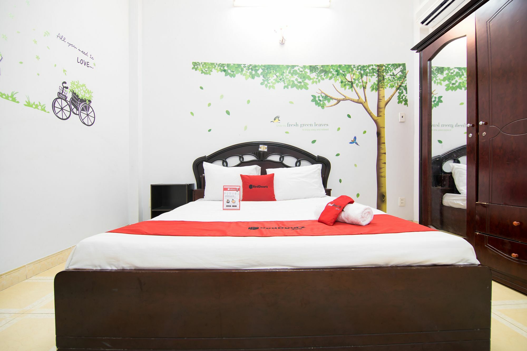 Hotel Reddoorz Near Pico Plaza Cong Hoa Thành Pho Ho Chí Minh Esterno foto