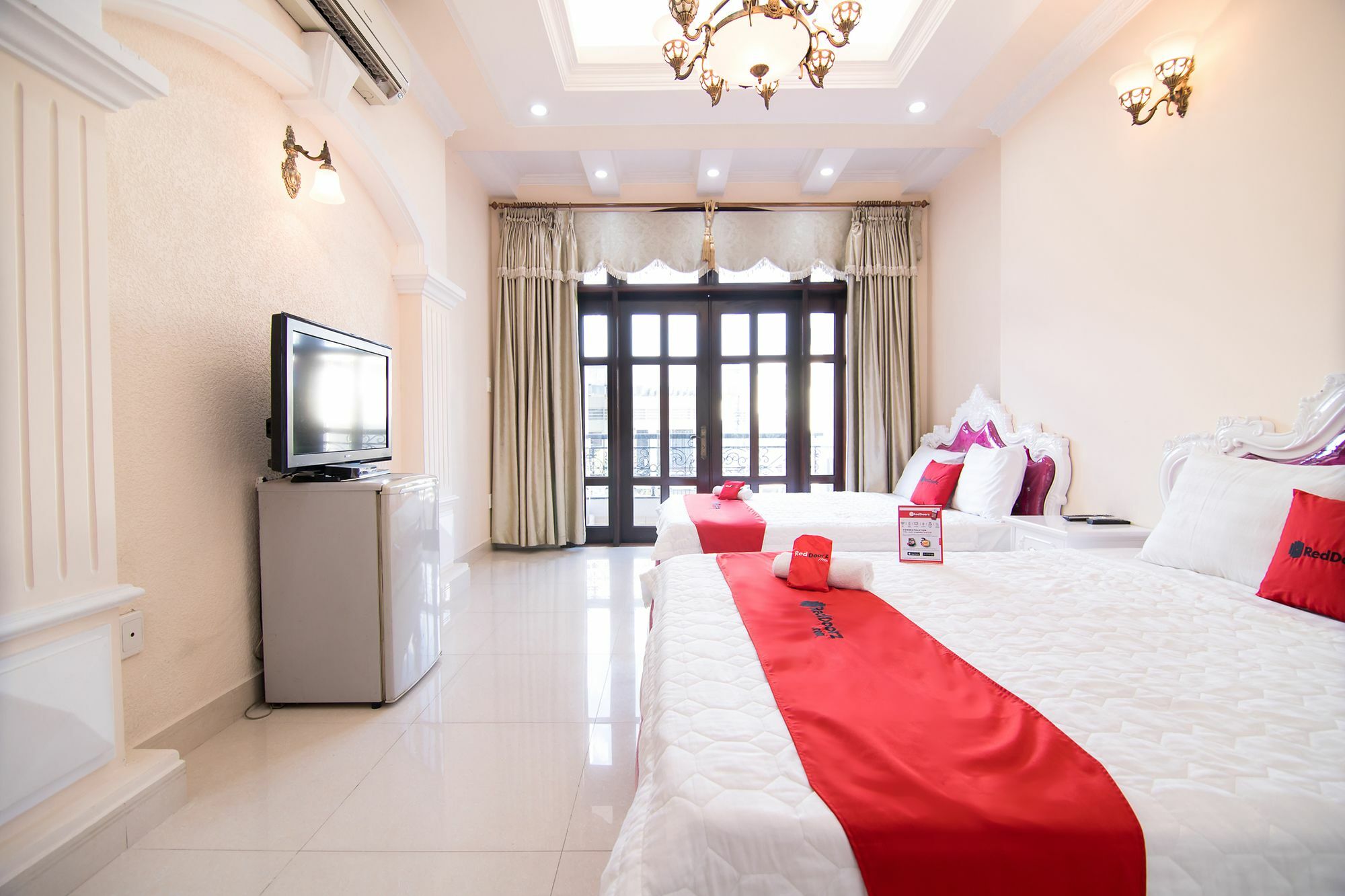 Hotel Reddoorz Near Pico Plaza Cong Hoa Thành Pho Ho Chí Minh Esterno foto